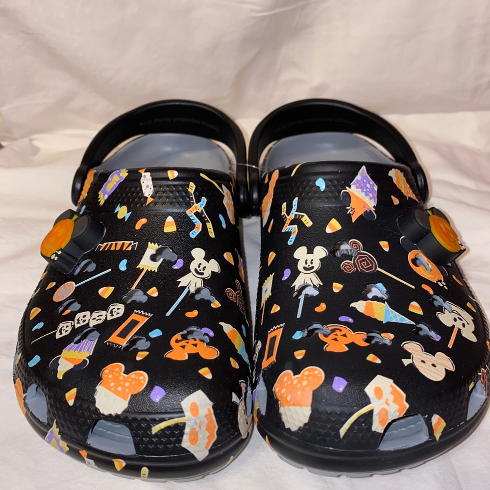 DISNEY CROCS-2020